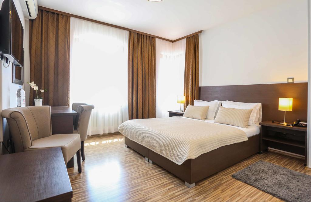 Hotel Divan